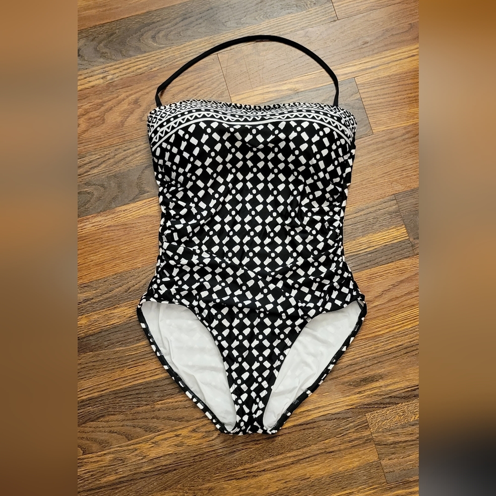La Blanca women's one piece suit....size 10